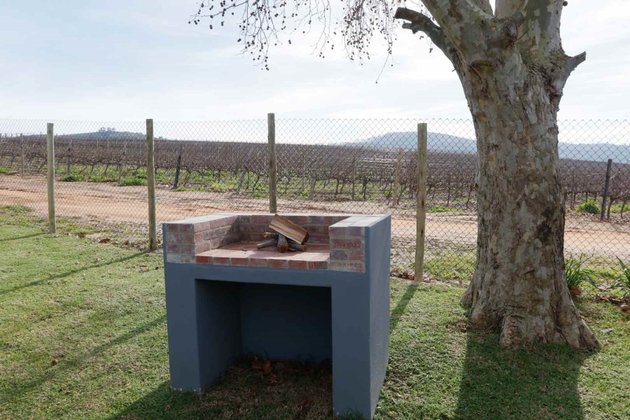 To Let 2 Bedroom Property for Rent in Vlottenburg Western Cape